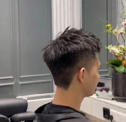 -Kraemer Paris  苏豪路易士·嘉玛发廊