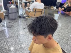 -藤野造型·烫·染发型设计店