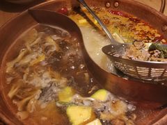 -洱火云南酸菜牛肉火锅(石景山当代商城店)