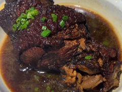 -老码头黑皮肘子锅包肉(赣水路店)