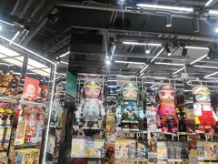 -泡泡玛特POPMART(侨福芳草地店)