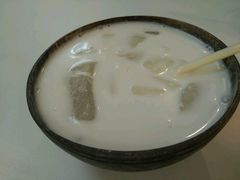 -志龙皇冠吃货椰子铺