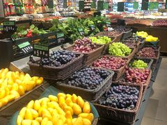 -中百仓储超市有限公司(越秀星汇维港店)