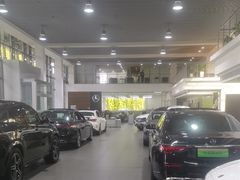 -上海星瀚奔驰4S店(红柳路店)