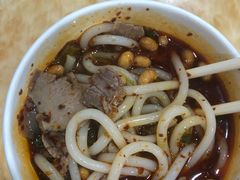 香辣叉烧牛腩粉-覃肥叔桂林米粉(粮道街店)