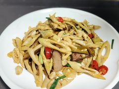 -江城小馆陕南妈妈菜·全球旅行餐厅(钟楼店)