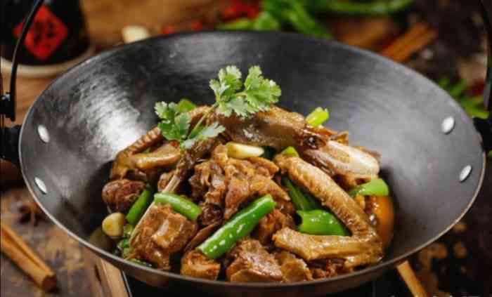 湘厨本味(章阁店)-"[薄荷]环境:简单 有几张小桌 其余的.