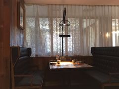 卡座-青年公社烤鸭(青年路店)