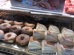 -巴黎贝甜(大宁国际商业广场店)