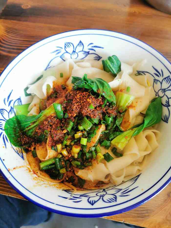 关中老碗面-"他们家的面挺好吃的,还很便宜,因为学校就.