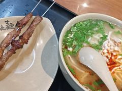 -亮亮面馆(经六路店)