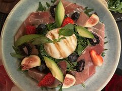 圣诞火腿莓果布拉塔沙拉-IL TEATRO 精品意大利餐厅