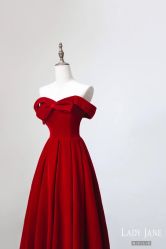 -Lady  Jane高端婚纱礼服馆
