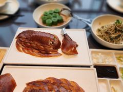 酥不腻烤鸭-小大董·烤鸭(观景餐厅·南京西路店)
