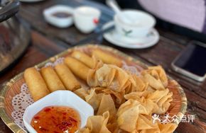 Fried Wonton and Milk Roll Combo
