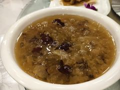 冰糖雪梨银耳汤-令氏家外家周秦食府(高新店)