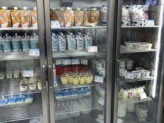 面包甜点陈列柜-白色日记·手作酸奶(麦凯乐店)