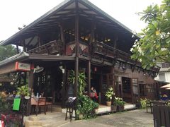 -Dash Teak House