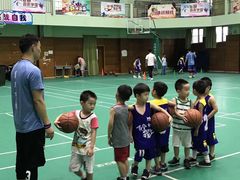 -呈康体育青少年篮球培训班(虹口店)