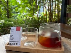 -彳亍咖啡·这里(水湾路店)