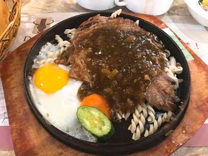 尊爵牛排馆(新城市广场店)-"这家牛排吃过好几次了,因为蛮好吃的,而且