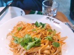 -咱屯子铁锅炖直营店(保利店)