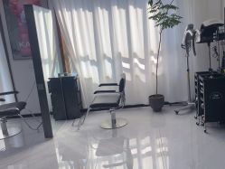 -V7 HAIR SALON