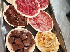 -周老三跷脚牛肉·全牛火锅(非遗传承店)