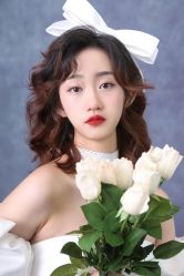 -现代经典婚纱摄影