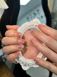 -芊屿芊浔美甲