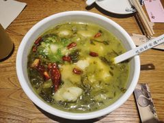 -渝是乎酸菜鱼(龙旗购物中心店)