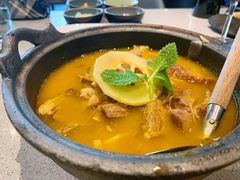 酸木瓜炖牛腩-半山腰·云南菜(侨福芳草地店)
