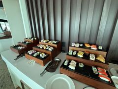 -亚洲国际大酒店·云顶阁旋转自助餐厅
