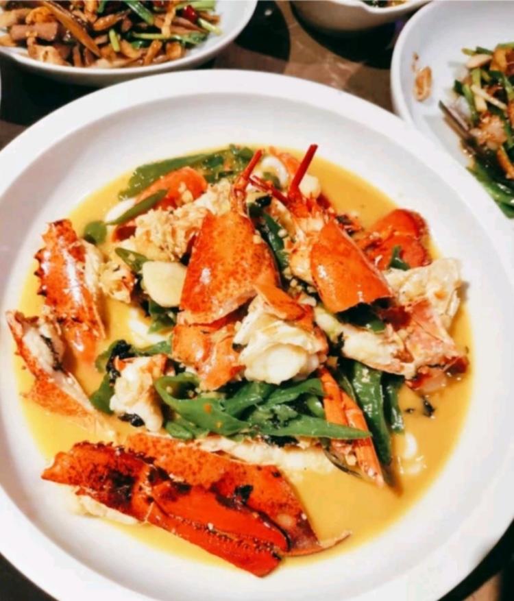 海鲜e族(五江天街店)-"海鲜啊最爱啊,好像还可以,挺新鲜的,两个.