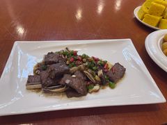 -红栌温泉山庄生态美食餐厅