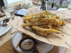 -Mark&Mars Restaurant