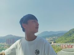 -客天下恐龙水晶玻璃桥