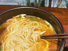 -银米·云南传统过桥米线(双廊黑金冠店)