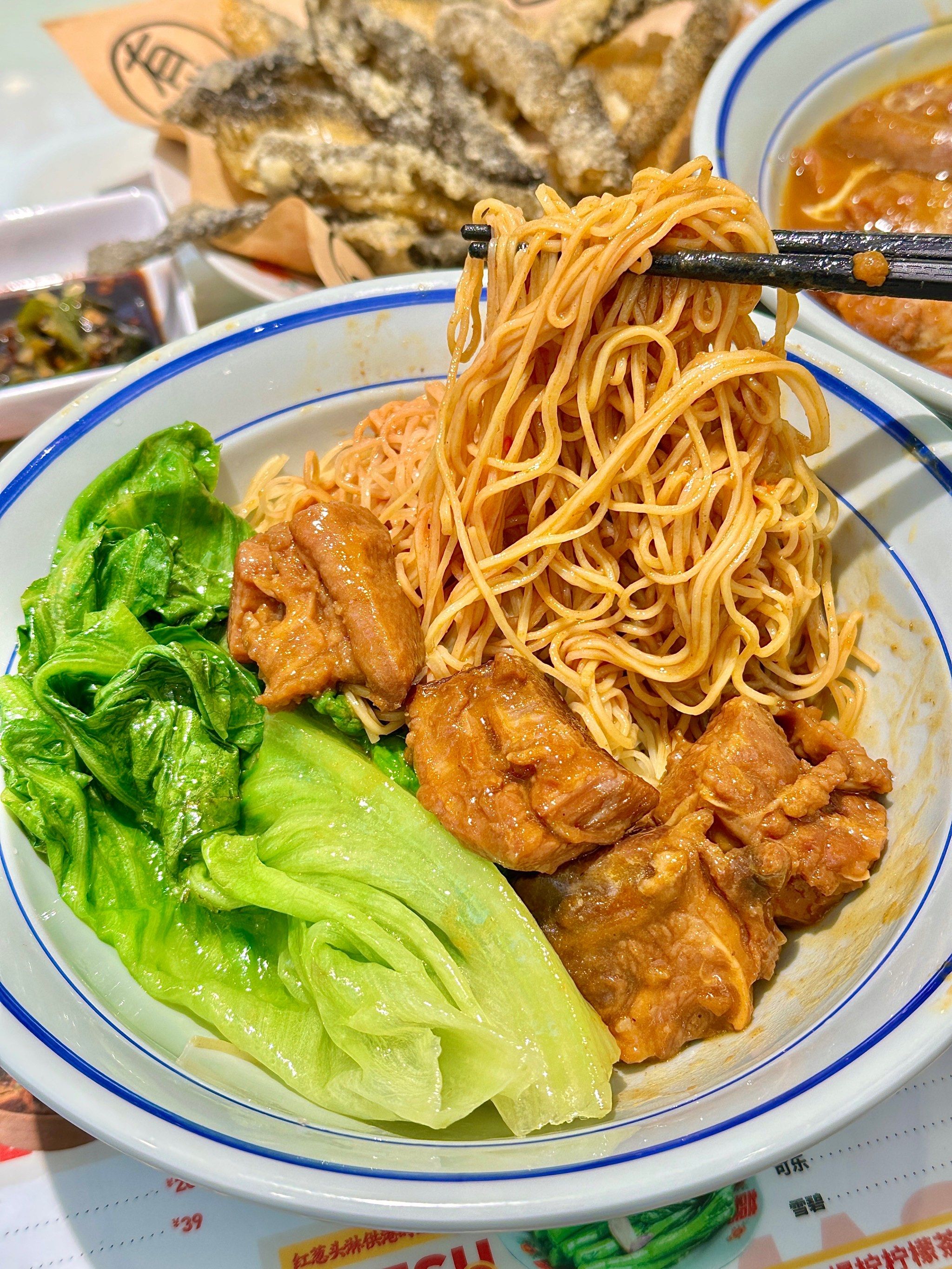 ️

⭐咖喱牛腩捞面
大件厚实的牛腩🥩炖煮得敲软烂入味!