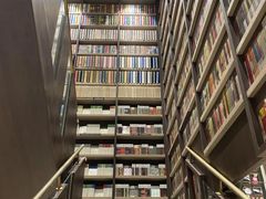 -钟书阁(群光广场店)