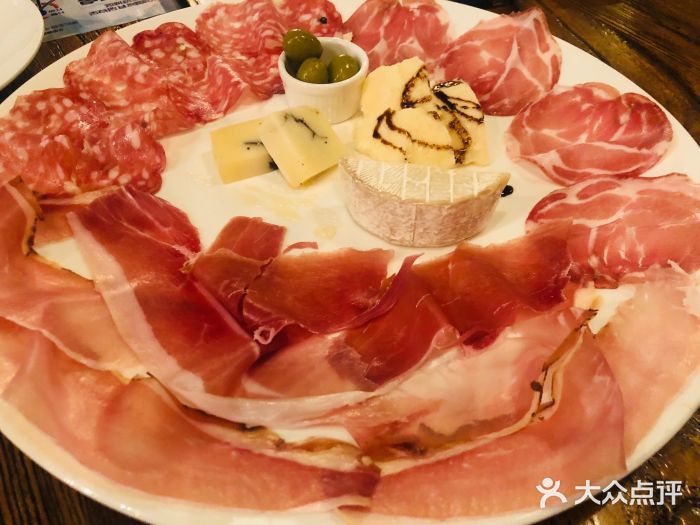 La Vite意大利餐厅酒馆(乌鲁木齐店)意大利传统混合冷肉拼盘图片