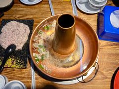 -洞庭洲·防空洞火锅·铜锅涮肉·烧烤(新百广场店)