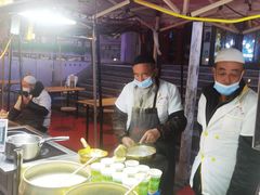 -正宁路小吃夜市