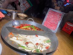鸳鸯锅红汤配菌汤锅-萍姐火锅·公路夜市(打浦桥日月光店)