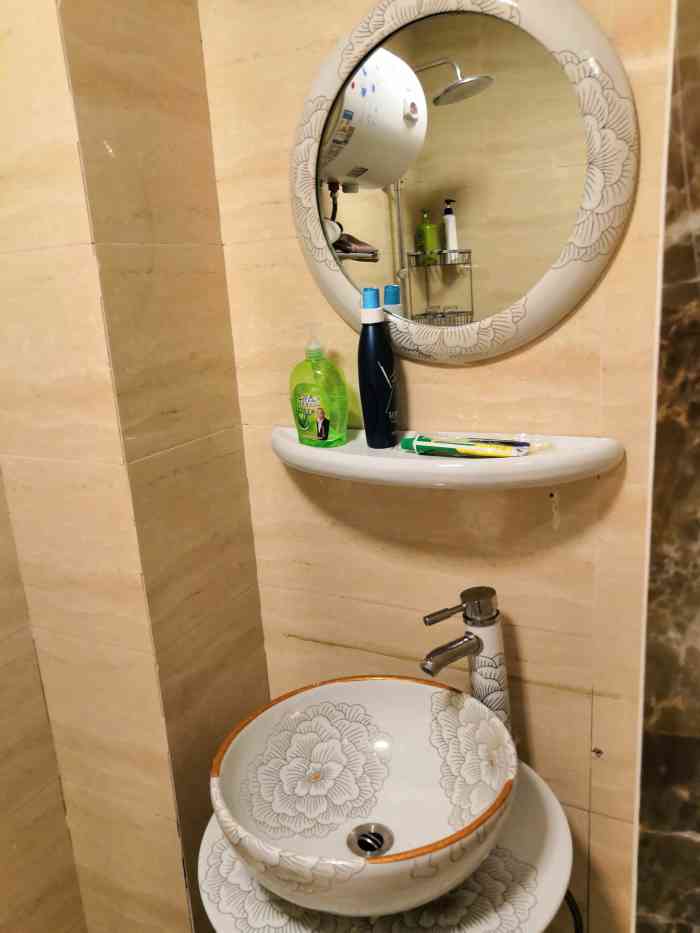 金港影院式足道会所-"很开心中了商家免费体验活动,提前打了电话.