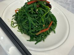 大厨巧拌沙葱-汗腾格里·风味餐厅(新疆驻京办店)