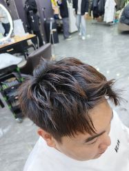 -藤野造型烫染·漂发