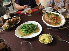 -Neary Khmer Restaurant