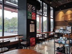 -星巴克(西安曲江银泰店)