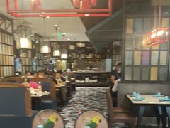 -月枫江南小馆(绿地缤纷广场店)